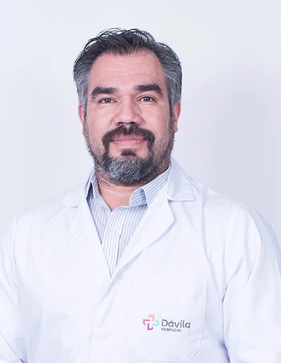 Dr. Ricardo Valderrama Gómez, urólogo de Clínica Dávila Vespucio